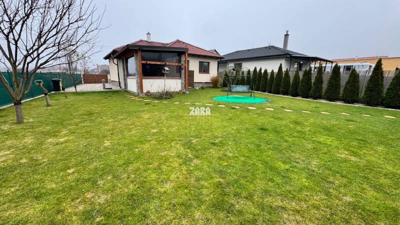 Košice okolie, Košicka Polianka. 4.izb. RD + terasa, pozemok 710 m2