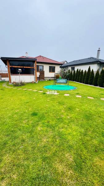 Košice okolie, Košicka Polianka. 4.izb. RD + terasa, pozemok 710 m2