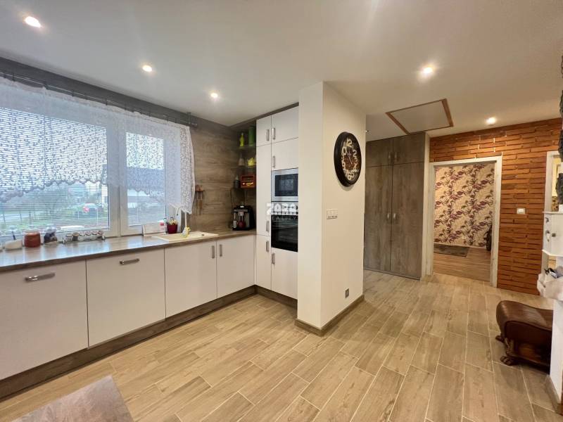 Košice okolie, Košicka Polianka. 4.izb. RD + terasa, pozemok 710 m2