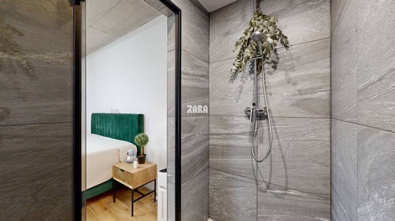 CESTICE: Atraktívna 4 i. NOVOSTAVBA- RD, moderný interiér,veľká terasa