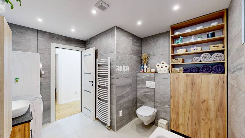 CESTICE: Atraktívna 4 i. NOVOSTAVBA- RD, moderný interiér,veľká terasa