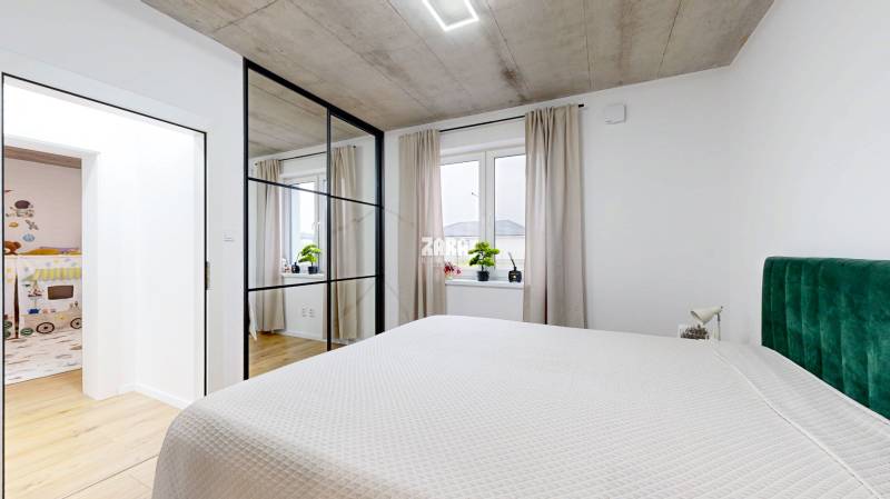 CESTICE: Atraktívna 4 i. NOVOSTAVBA- RD, moderný interiér,veľká terasa