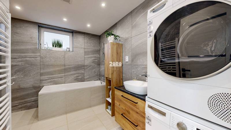 CESTICE: Atraktívna 4 i. NOVOSTAVBA- RD, moderný interiér,veľká terasa