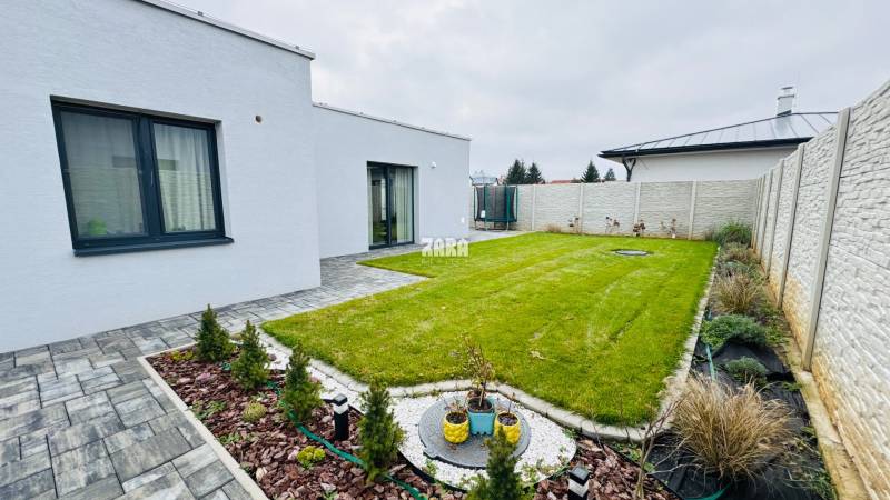 CESTICE: Atraktívna 4 i. NOVOSTAVBA- RD, moderný interiér,veľká terasa