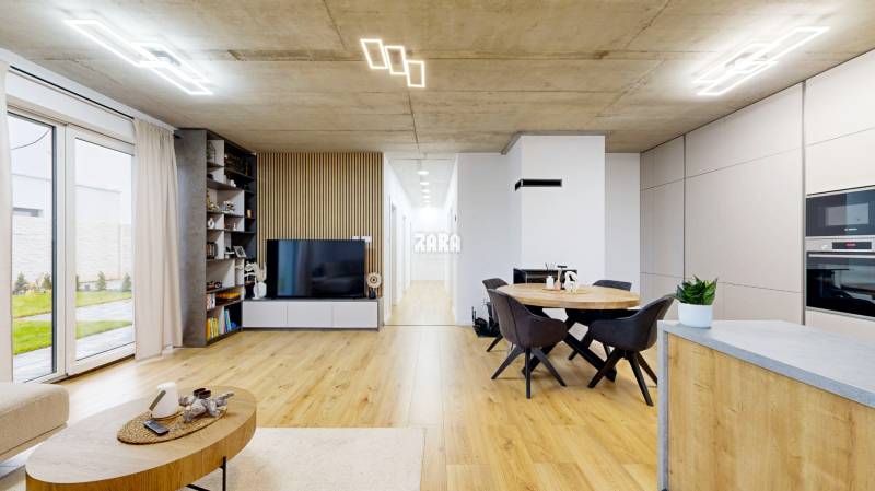 CESTICE: Atraktívna 4 i. NOVOSTAVBA- RD, moderný interiér,veľká terasa