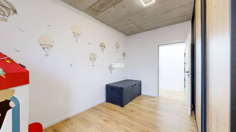 CESTICE: Atraktívna 4 i. NOVOSTAVBA- RD, moderný interiér,veľká terasa