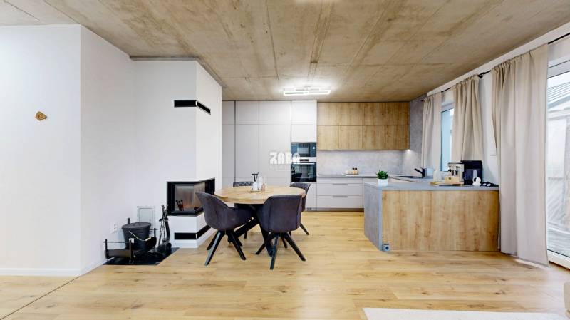 CESTICE: Atraktívna 4 i. NOVOSTAVBA- RD, moderný interiér,veľká terasa