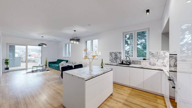 NOVÁČANY: 4 izb. NOVOSTAVBA. Moderná architektúra. 956 m2. 