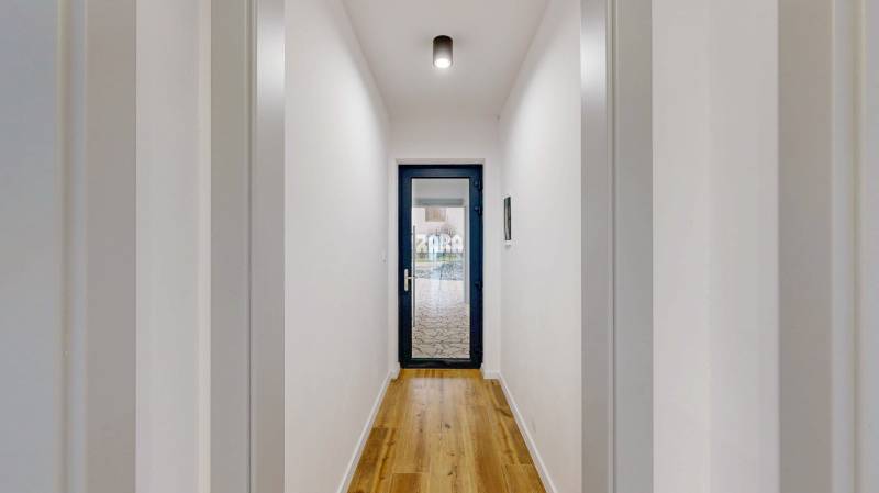 NOVÁČANY: 4 izb. NOVOSTAVBA. Moderná architektúra. 956 m2. 