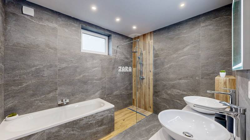 NOVÁČANY: 4 izb. NOVOSTAVBA. Moderná architektúra. 956 m2. 