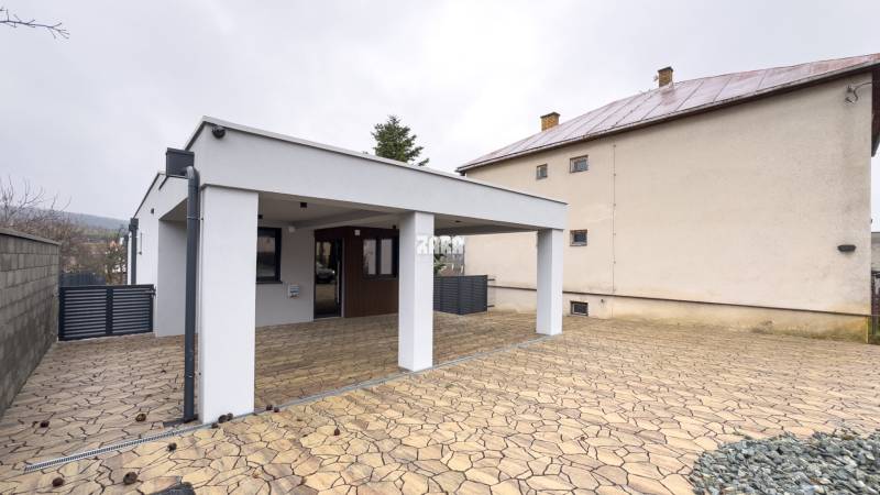 NOVÁČANY: 4 izb. NOVOSTAVBA. Moderná architektúra. 956 m2. 