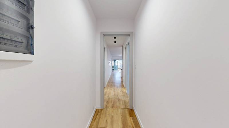 NOVÁČANY: 4 izb. NOVOSTAVBA. Moderná architektúra. 956 m2. 