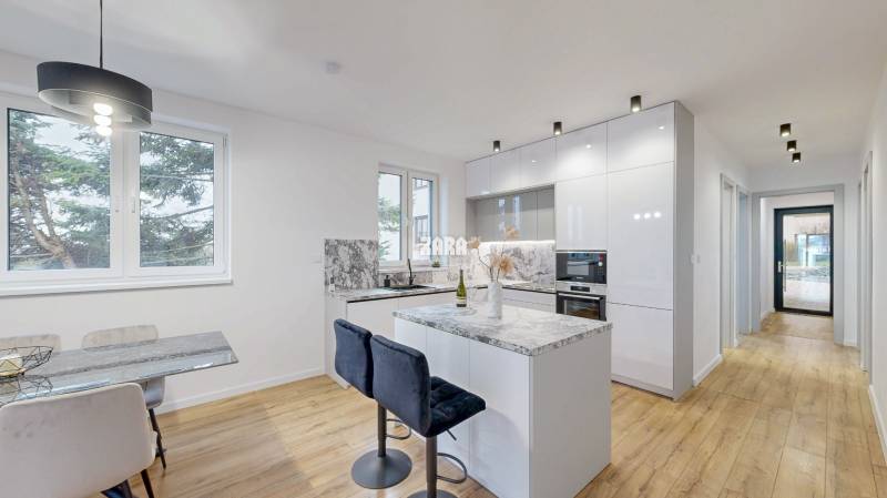 NOVÁČANY: 4 izb. NOVOSTAVBA. Moderná architektúra. 956 m2. 