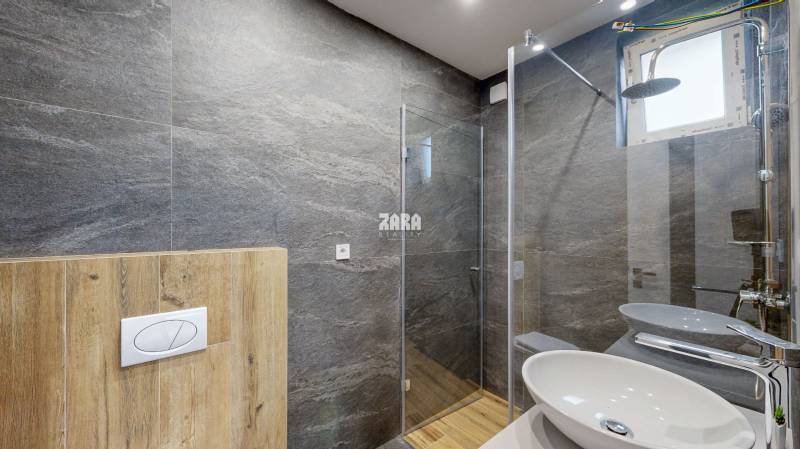 NOVÁČANY: 4 izb. NOVOSTAVBA. Moderná architektúra. 956 m2. 