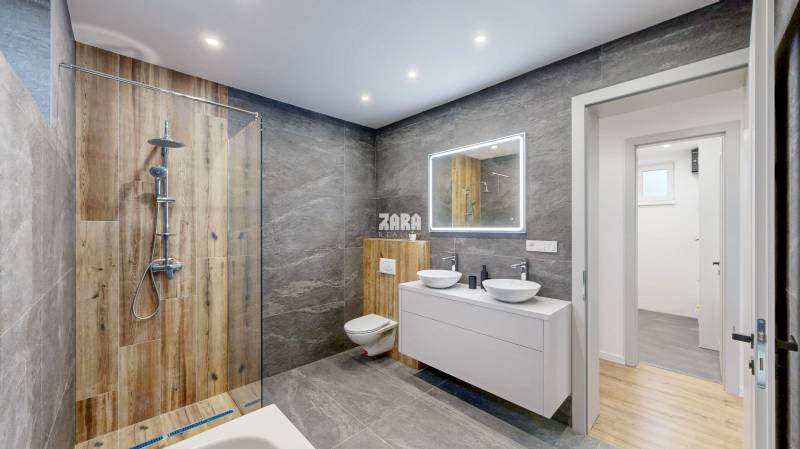 NOVÁČANY: 4 izb. NOVOSTAVBA. Moderná architektúra. 956 m2. 