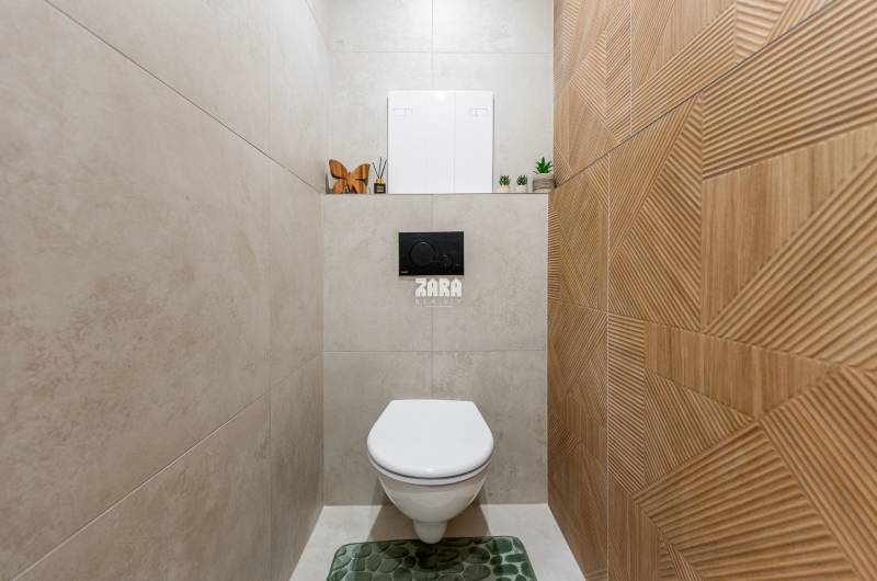 Tokajícka: Krásny 2 izb.  byt 42 m2 + loggia. Zariadený,rekonštruovaný