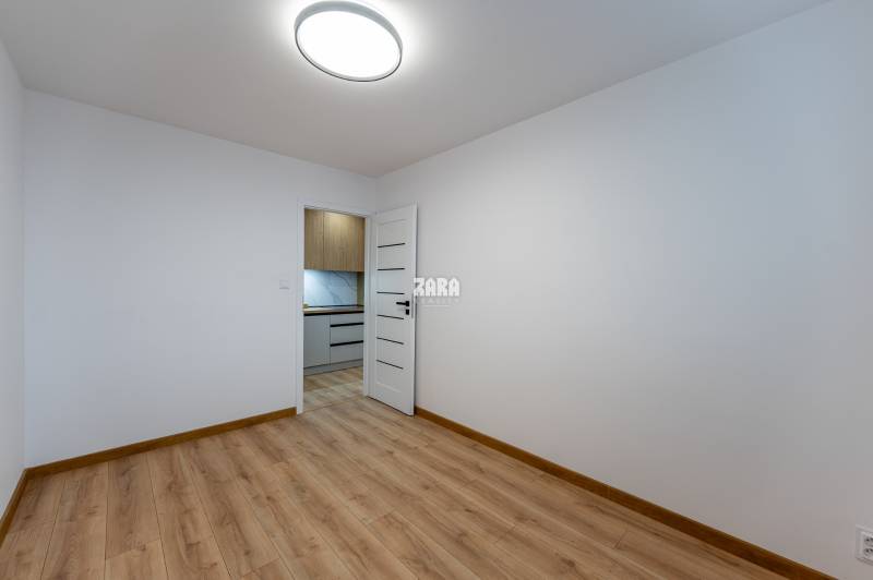 Tokajícka: Krásny 2 izb.  byt 42 m2 + loggia. Zariadený,rekonštruovaný