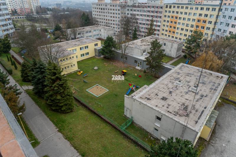 Tokajícka: Krásny 2 izb.  byt 42 m2 + loggia. Zariadený,rekonštruovaný