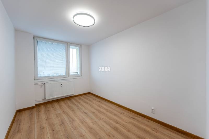 Tokajícka: Krásny 2 izb.  byt 42 m2 + loggia. Zariadený,rekonštruovaný