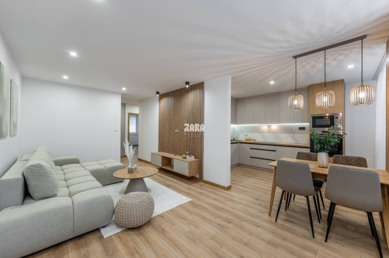 MICHALOVSKÁ:  moderný 3 izb. byt. REKONŠTRUKCIA, ZARIADENIE, LOGGIA. 