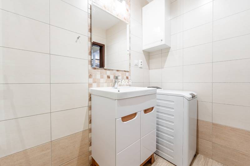 SEVER - Národná trieda, 3 izb.TEHLOVÝ byt 64 m2 + balkón REKONŠTRUKCIA