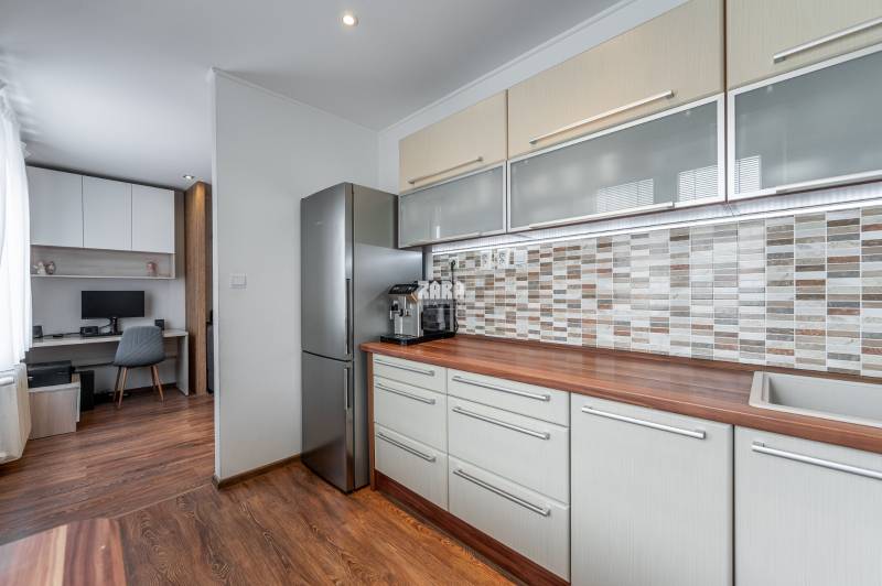 SEVER - Národná trieda, 3 izb.TEHLOVÝ byt 64 m2 + balkón REKONŠTRUKCIA