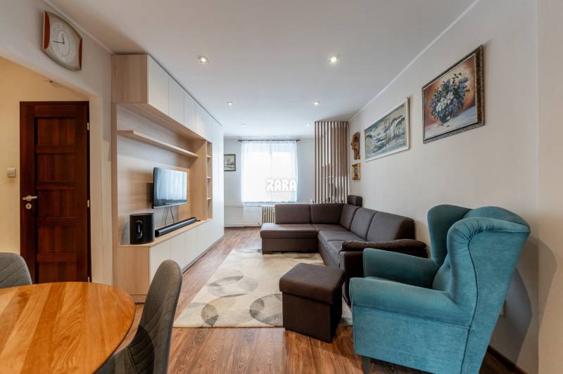 SEVER - Národná trieda, 3 izb.TEHLOVÝ byt 64 m2 + balkón REKONŠTRUKCIA