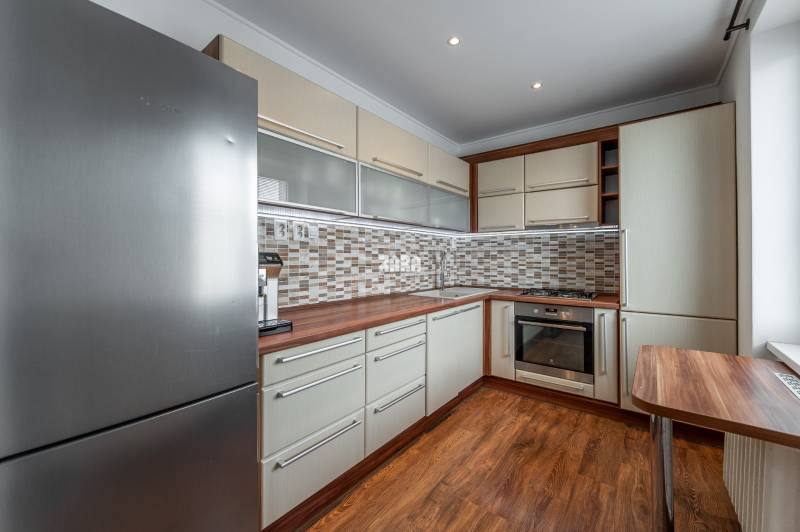 SEVER - Národná trieda, 3 izb.TEHLOVÝ byt 64 m2 + balkón REKONŠTRUKCIA