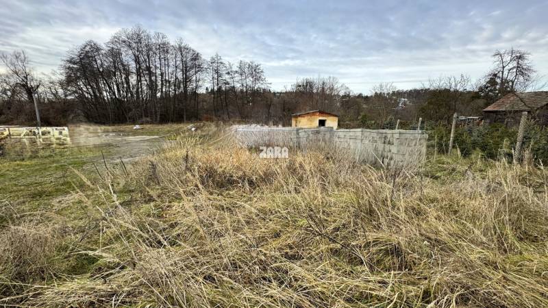 SVINICA: stavebný pozemok 825 m2 pre výstavbu rodinného domu. 