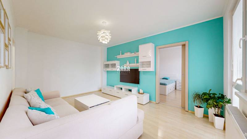 Trieda SNP -  veľmi pekný 2 izbový byt 52 m², 3 x LOGGIA (18 m²). KR