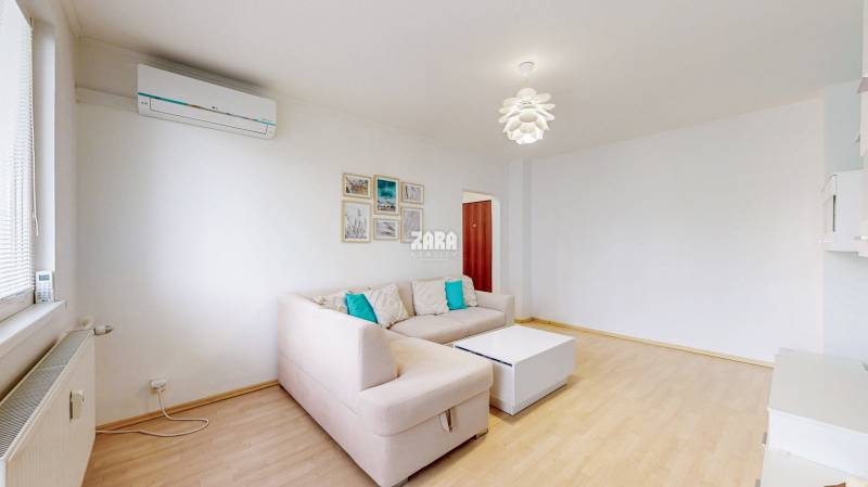 Trieda SNP -  veľmi pekný 2 izbový byt 52 m², 3 x LOGGIA (18 m²). KR