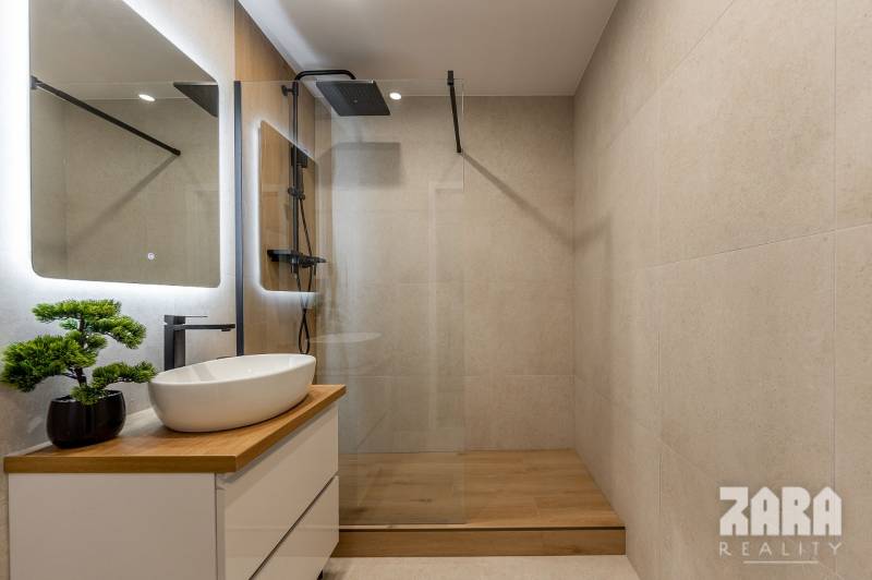 Kpt. Jaroša -  NOVINKA - MODERNÝ 2 IZBOVÝ BYT, 59 m2 + loggia.