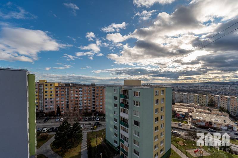 Kpt. Jaroša -  NOVINKA - MODERNÝ 2 IZBOVÝ BYT, 59 m2 + loggia.