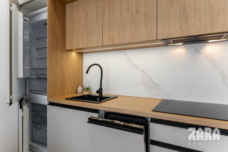 Belehradská - NOVINKA - MODERNÝ  2 izbový byt, 39 m2 + loggia