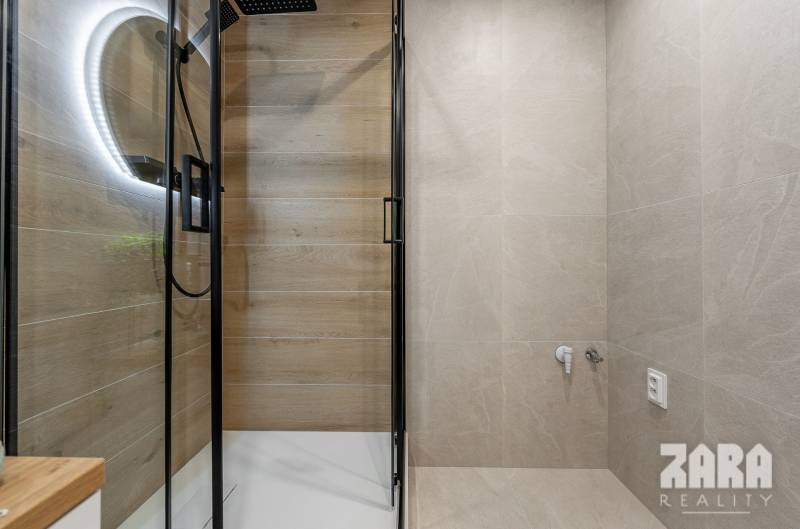 Belehradská - NOVINKA - MODERNÝ  2 izbový byt, 39 m2 + loggia