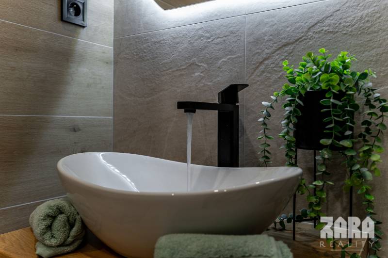 Belehradská - NOVINKA - MODERNÝ  2 izbový byt, 39 m2 + loggia