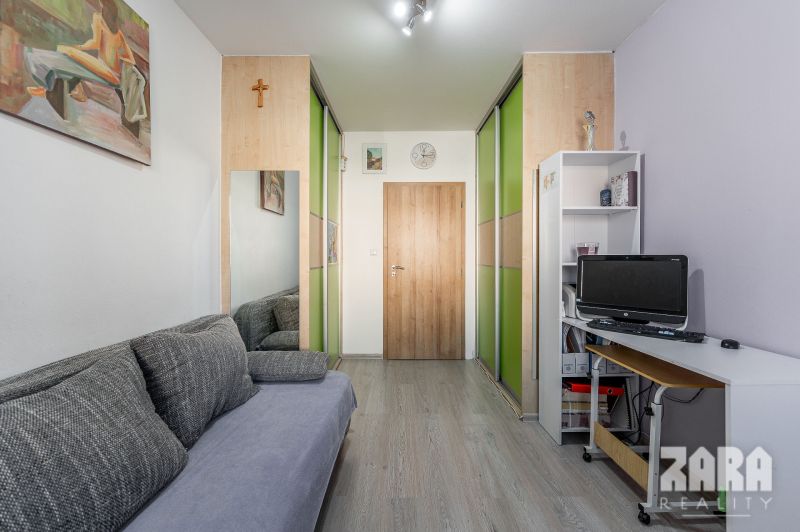 KVP - Čordáková, priestranný 70 m2 + loggia, po rekonštrukcii. 2/8 p.