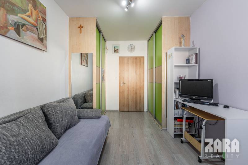 KVP:Čordáková pekný, priestranný 3 i. byt, 72 m2, loggia.REKONŠTRUKCIA