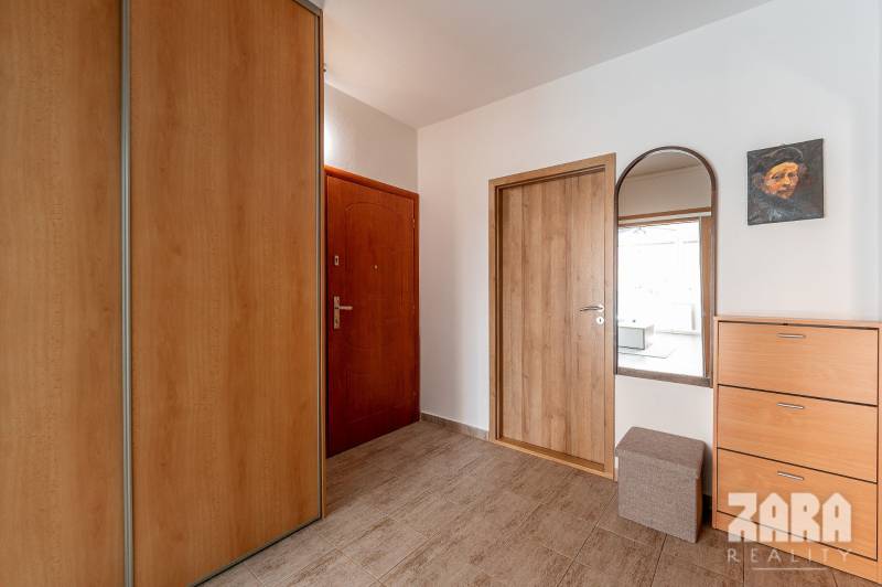 KVP:Čordáková pekný, priestranný 3 i. byt, 72 m2, loggia.REKONŠTRUKCIA