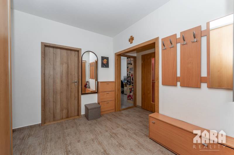 KVP:Čordáková pekný, priestranný 3 i. byt, 72 m2, loggia.REKONŠTRUKCIA