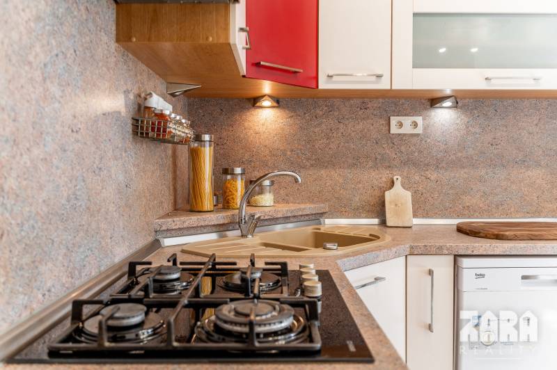 KVP:Čordáková pekný, priestranný 3 i. byt, 72 m2, loggia.REKONŠTRUKCIA