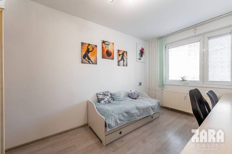 KVP:Čordáková pekný, priestranný 3 i. byt, 72 m2, loggia.REKONŠTRUKCIA