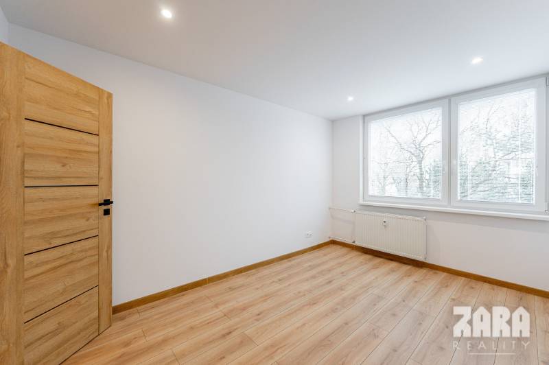 BUZULUCKÁ - NADČASOVÁ NOVINKA, 3.izb. byt 70 m2 + loggia so ZARIADENÍM