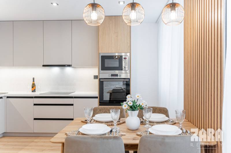 BUZULUCKÁ - NADČASOVÁ NOVINKA, 3.izb. byt 70 m2 + loggia so ZARIADENÍM