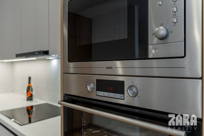 BUZULUCKÁ - NADČASOVÁ NOVINKA, 3.izb. byt 70 m2 + loggia so ZARIADENÍM