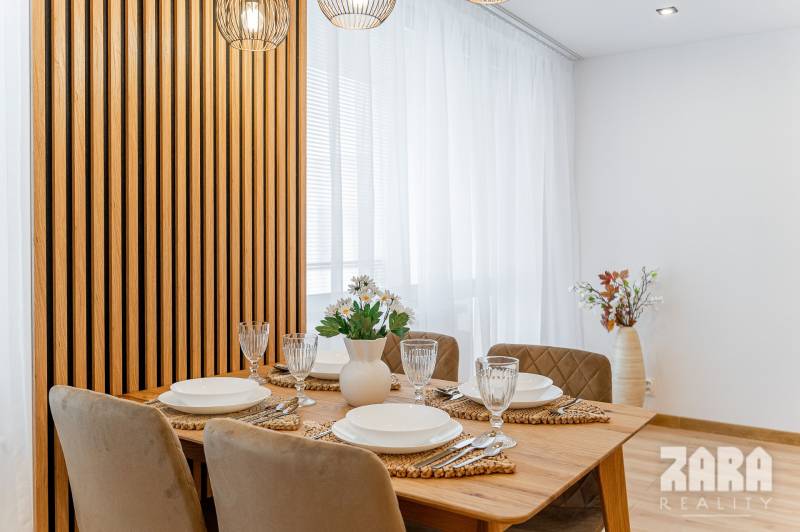 BUZULUCKÁ - NADČASOVÁ NOVINKA, 3.izb. byt 70 m2 + loggia so ZARIADENÍM