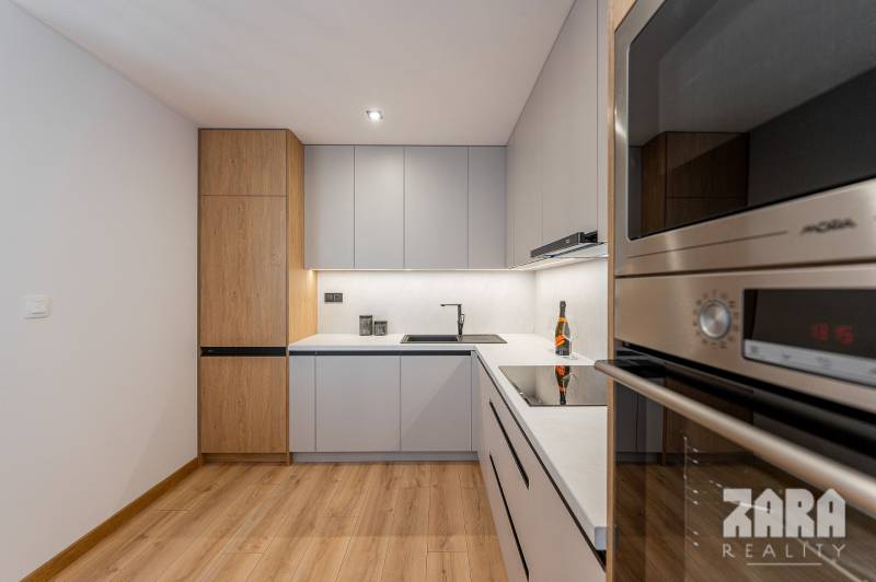 BUZULUCKÁ - NADČASOVÁ NOVINKA, 3.izb. byt 70 m2 + loggia so ZARIADENÍM