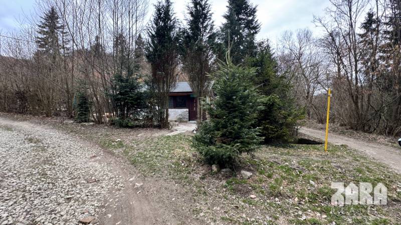 SEVER -  ČERMEĽ - ALPINKA. DREVENÁ rekreačná CHATA  zast. plocha 43 m2