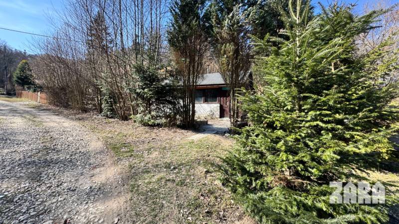 SEVER -  ČERMEĽ - ALPINKA. DREVENÁ rekreačná CHATA  zast. plocha 43 m2