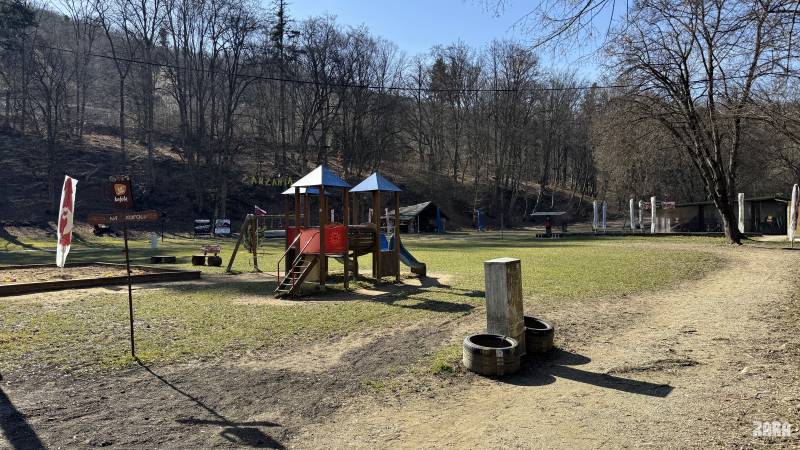 SEVER -  ČERMEĽ - ALPINKA. DREVENÁ rekreačná CHATA  zast. plocha 43 m2